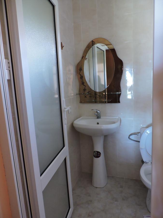 Guesthouse U Moti New Athos Екстер'єр фото