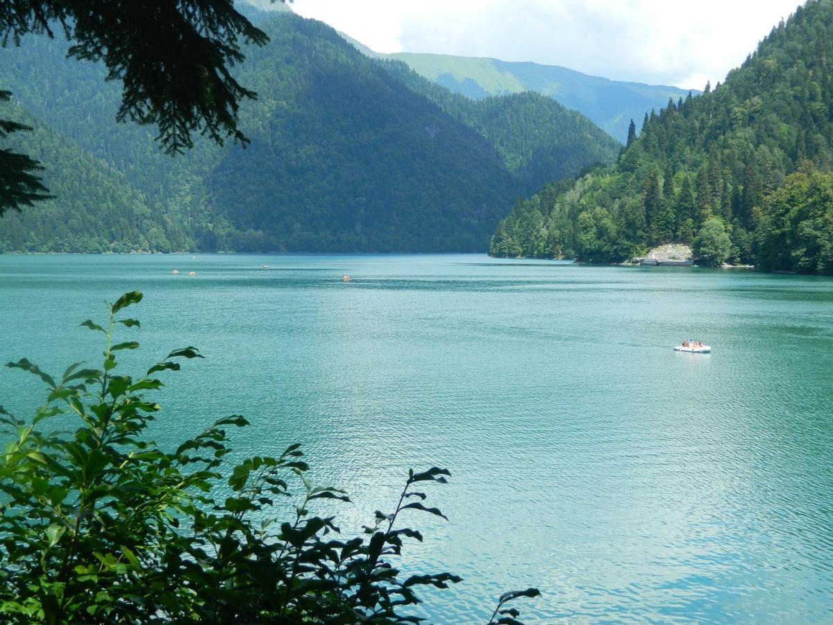 Guesthouse U Moti New Athos Екстер'єр фото